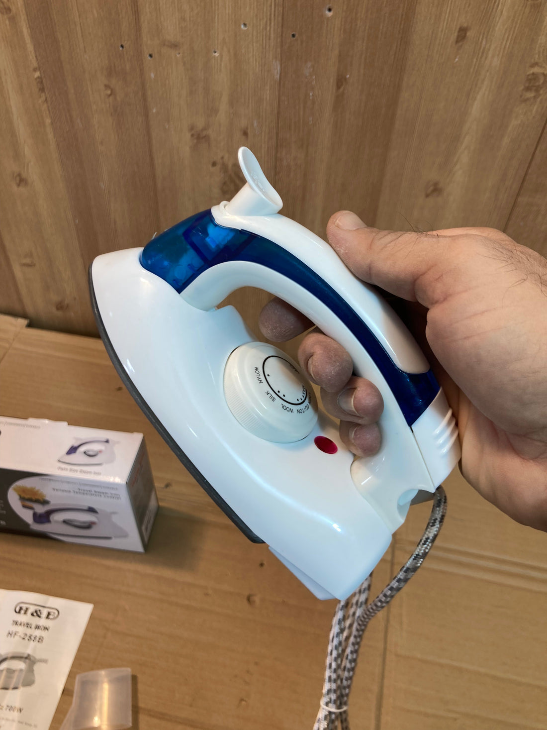 H&F Travel Friendly Steam Iron 750W